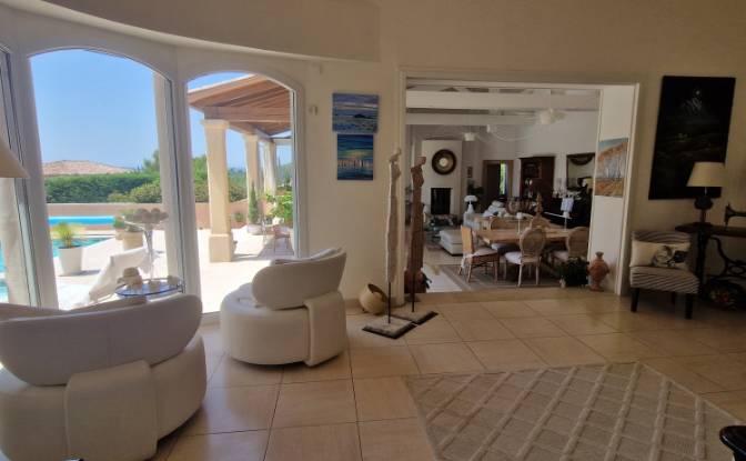 Villa for Sale 33 Rue Jacques Brel. Photo#4