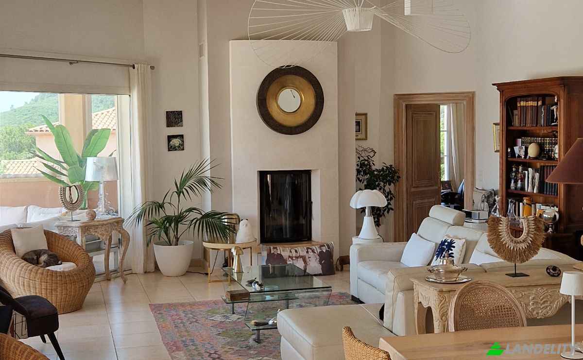 Villa for Sale 33 Rue Jacques Brel, 30700 Saint-Hippolyte-de-Montaigu, Saint-Hippolyte-de-Montaigu, Gard, Occitanie, France. Photo 6
