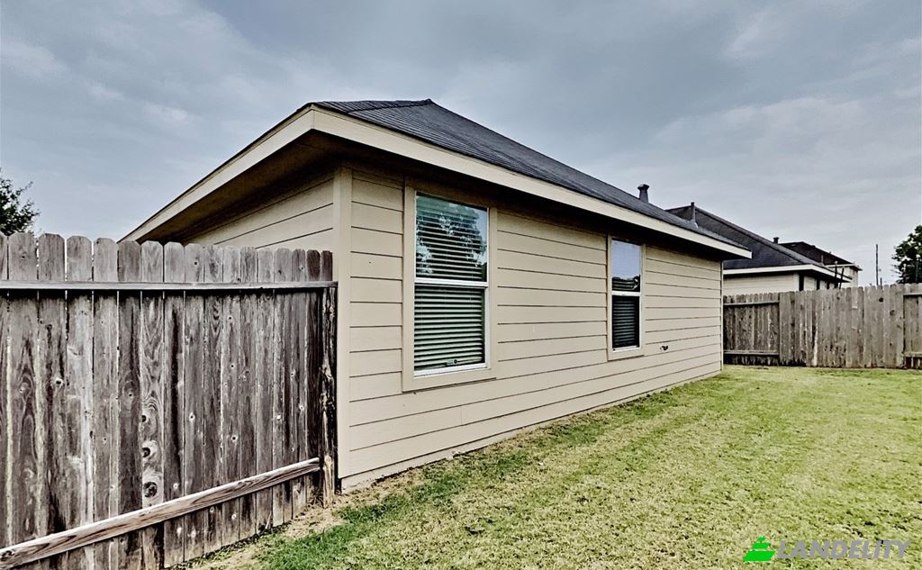Single Family Home for Rent Lakeview Trail, McQueeney, Guadalupe County, Texas, United States, TX 78123, USA. Photo 3