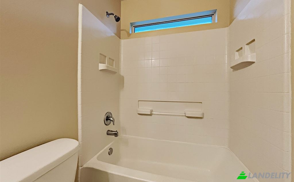 Single Family Home for Rent Lakeview Trail, McQueeney, Guadalupe County, Texas, United States, TX 78123, USA. Photo 4