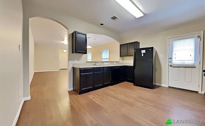 Single Family Home for Rent Lakeview Trail. Photo#7