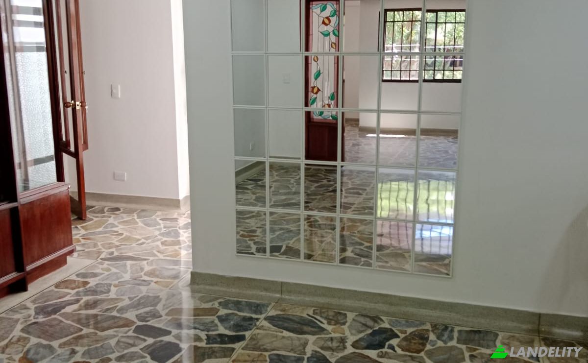 Apartment for Sale Tv 36 # 38-11, Laureles, Estadio, Medellin, Antioquia, Colombia. Photo 3