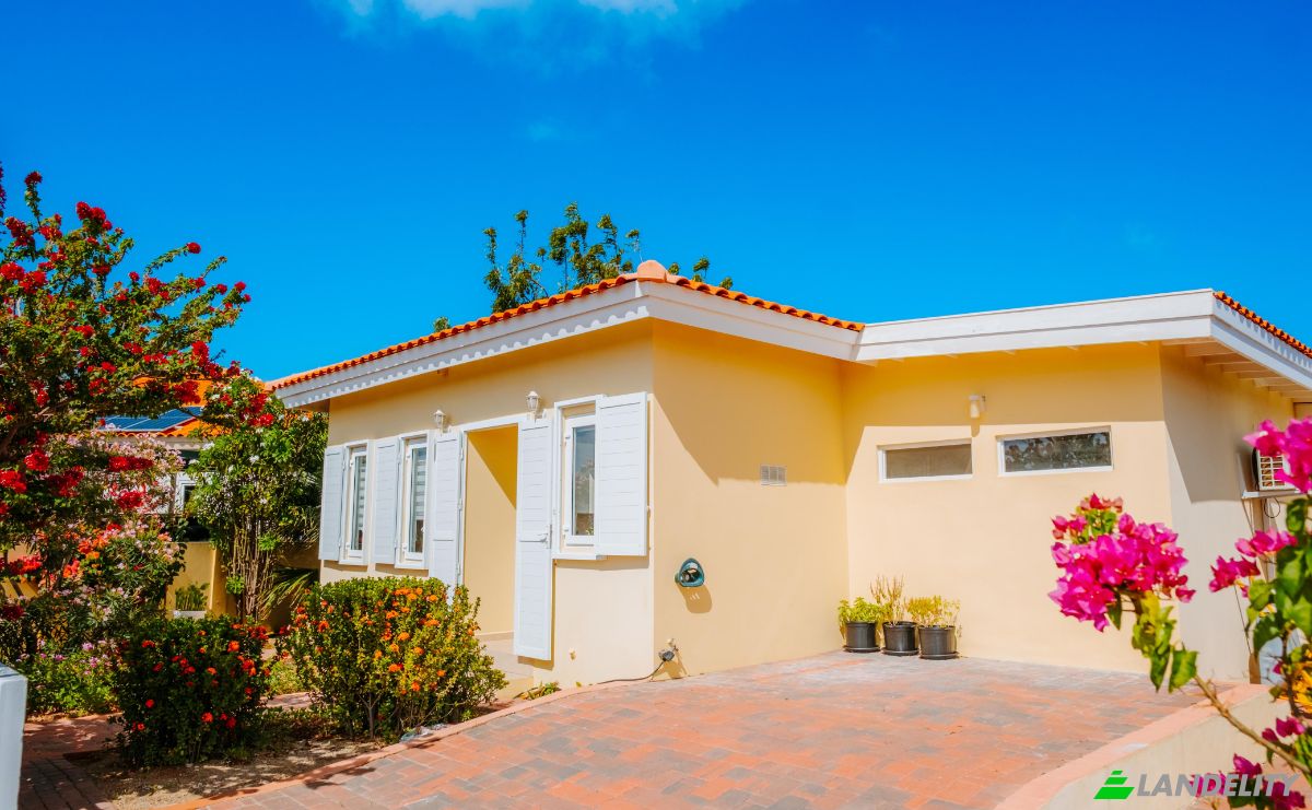 Single Family Home for Sale Oranjestad, Oranjestad-East, Aruba. Photo 3
