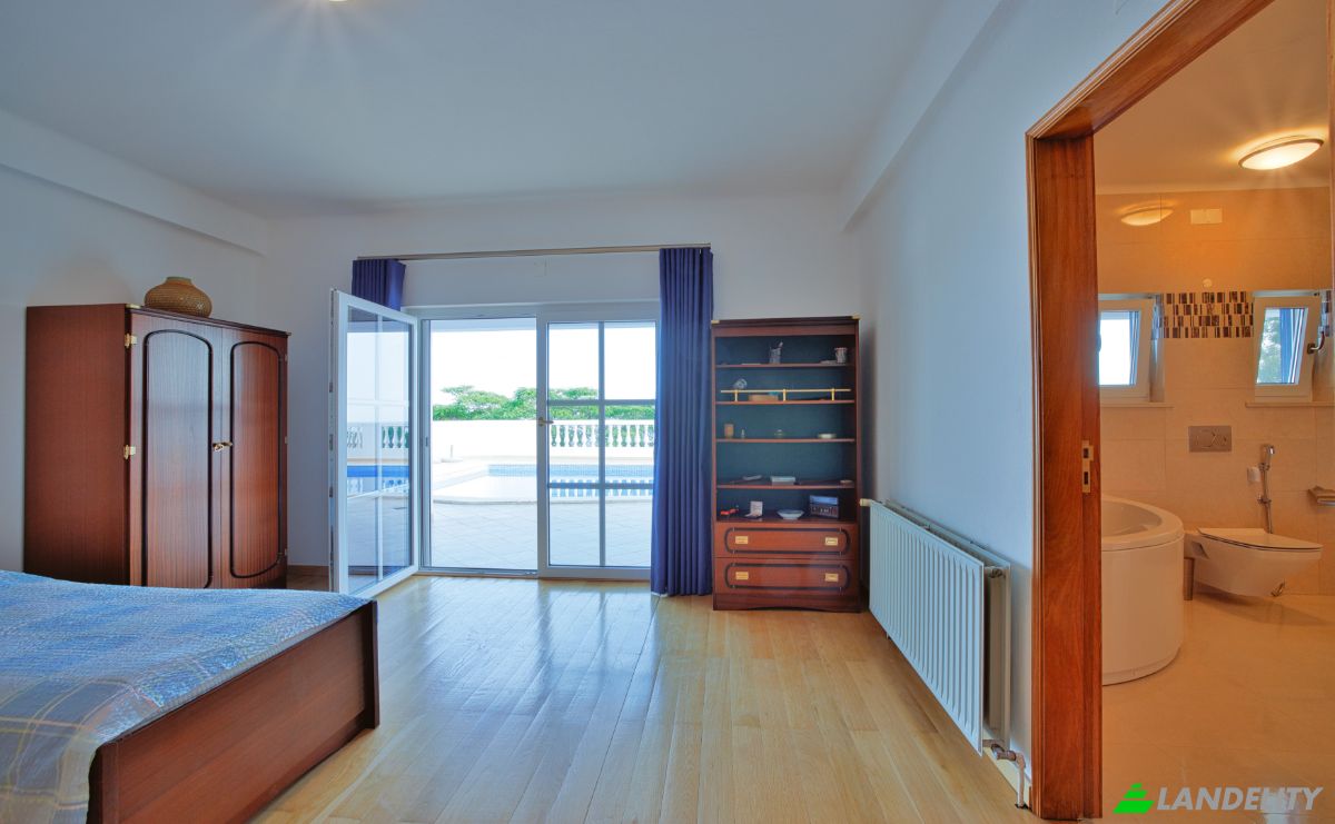 Villa for Sale 8550 Monchique, Monchique, Faro District, Portugal. Photo 13