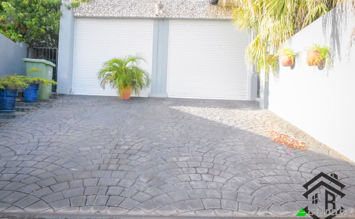 Investing/Development for Sale 18 Rooi Catootjeweg, Willemstad, Santa Maria, Curacao. Photo 2