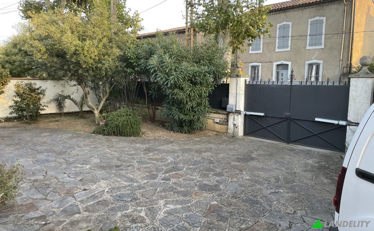 Single Family Home for Sale 193 Av du General Leclerc, 11000 Carcassonne, Carcassonne, Aude, Occitanie, France. Photo 2