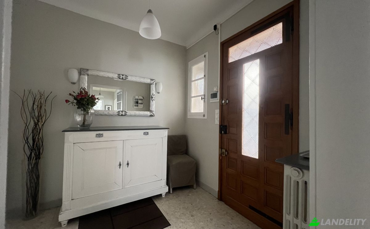 Single Family Home for Sale 193 Av du General Leclerc, 11000 Carcassonne, Carcassonne, Aude, Occitanie, France. Photo 3