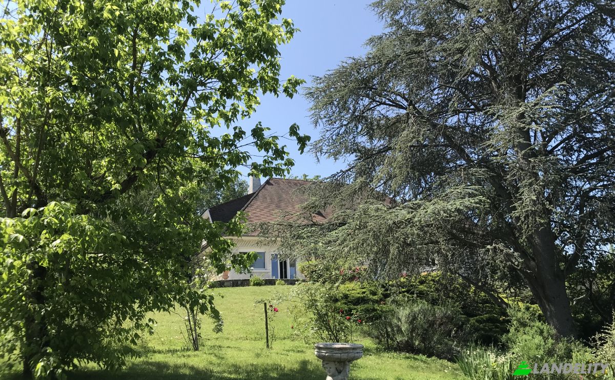Villa for Sale 113 Chem des Pistoles, 03100 Montlucon, Montlucon, Allier, Auvergne-Rhone-Alpes, France. Photo 12