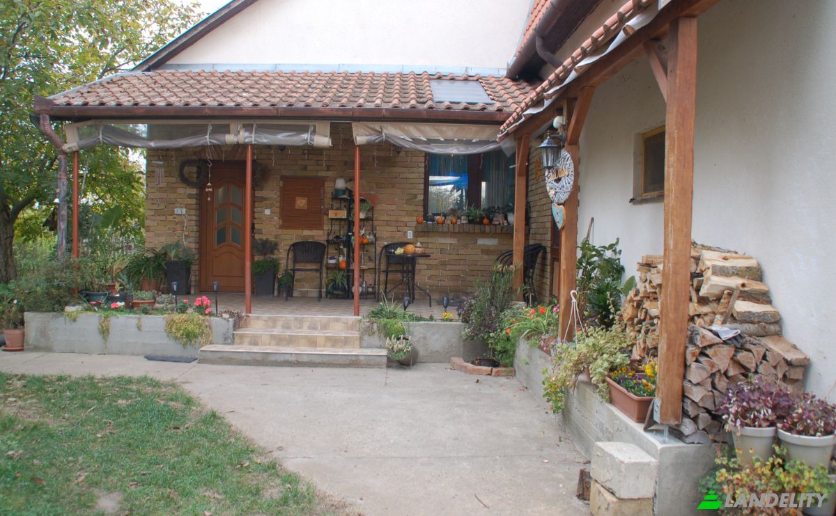 Single Family Home for Sale Kiskunfelegyhaza, Kiskunfelegyhaza District, Bacs-Kiskun, Hungary, X korzet tanya 34, 6100 Hungary. Photo 2