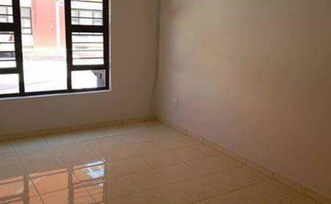 Casa adosada en venta Ongwediva, Oshana Region. Foto#3