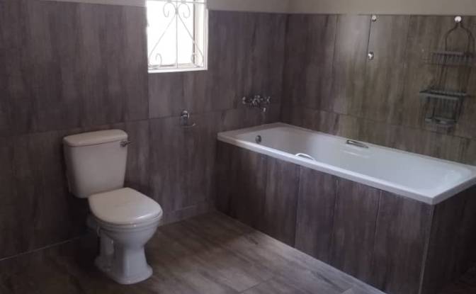 Casa de una sola familia en venta Ongwediva. Foto#2