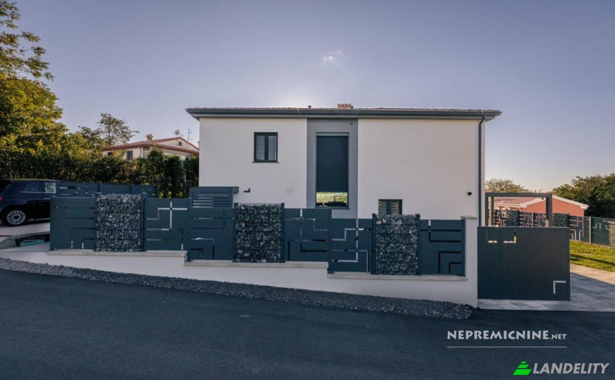 Villa for Sale Cesta Ivana Starca 4i, 6000 Koper, Prade, Koper, Slovenia. Photo 2
