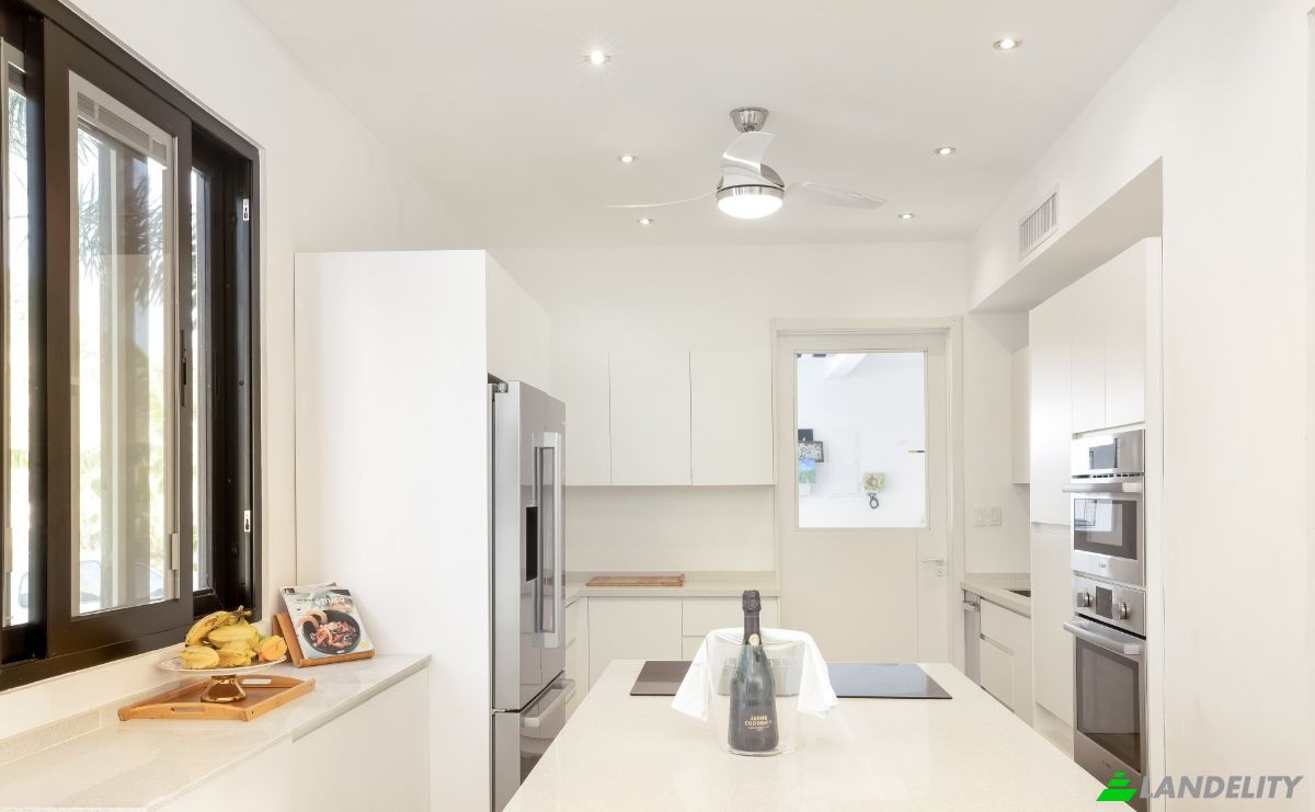 Single Family Home for Sale Island View Ln, Cole Bay, Sint Maarten. Photo 9
