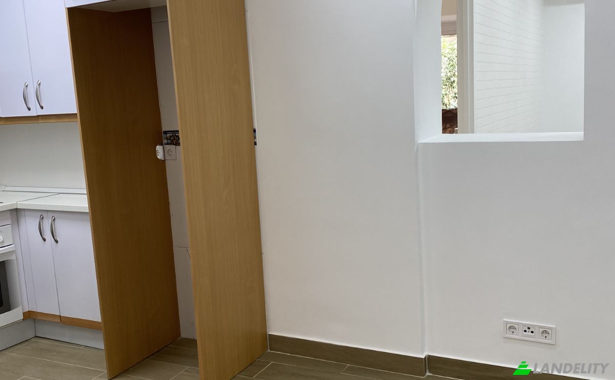 Apartment for Sale C del Principe, Centro, Madrid, Community of Madrid, Spain. Photo 5
