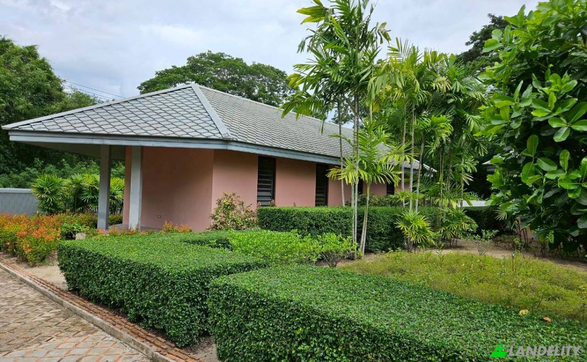 Single Family Home for Sale Hua Sai Nua, Amphoe Cha-am, Chang Wat Phetchaburi 76120, Huai Sai Nuea, Cha-am District, Phetchaburi, Thailand. Photo 13
