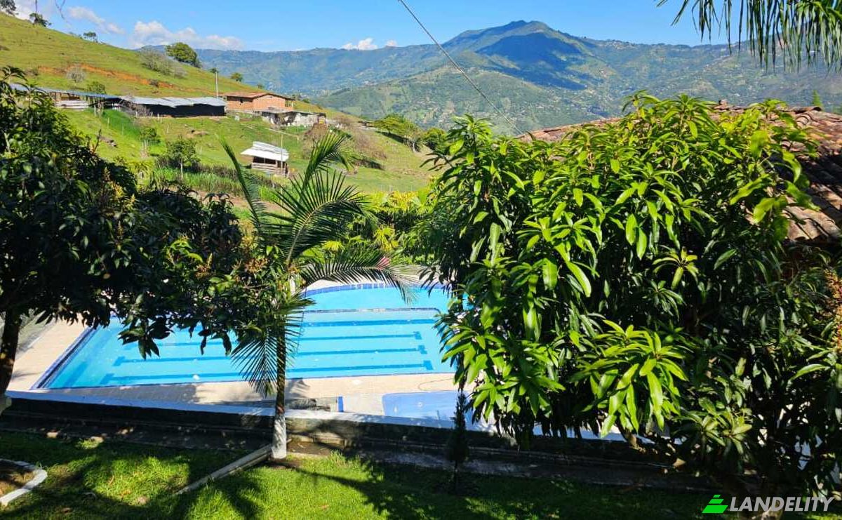 Blockhütte/Ferienhaus zu verkaufen La Vaca, Vda El Noral, Vereda El Noral, Copacabana, Antioquia, Colombia. Foto 12