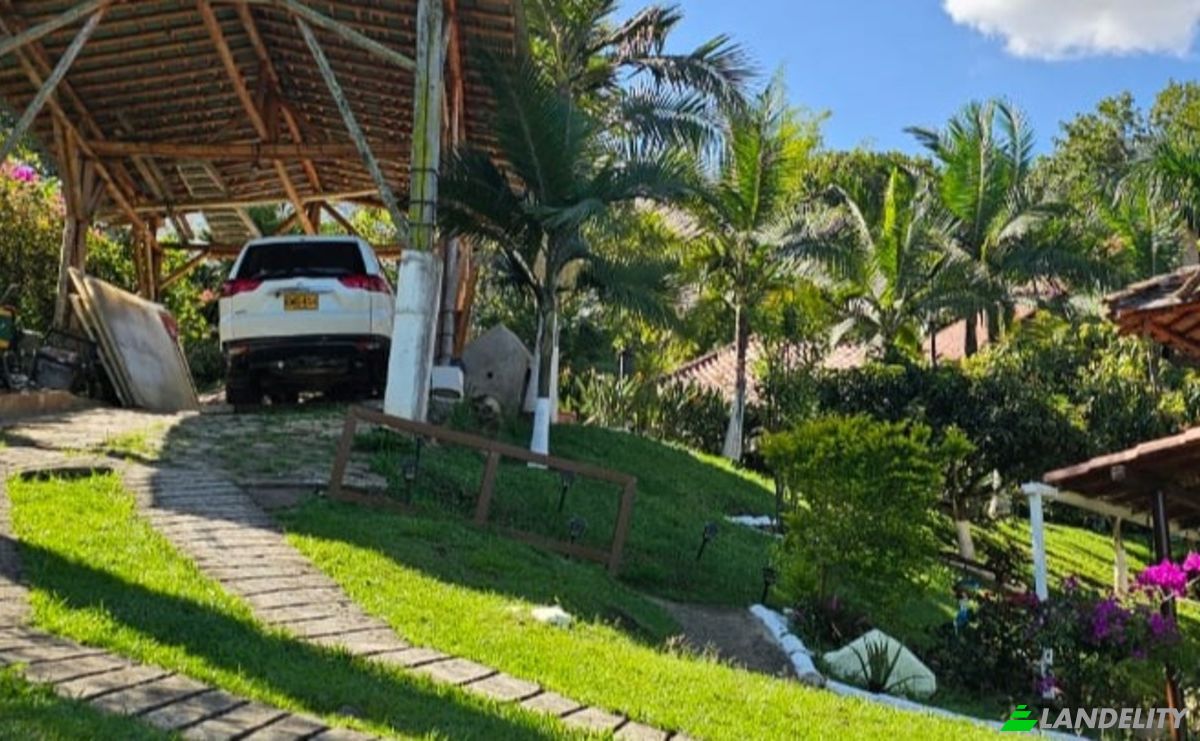 Blockhütte/Ferienhaus zu verkaufen La Vaca, Vda El Noral, Vereda El Noral, Copacabana, Antioquia, Colombia. Foto 4