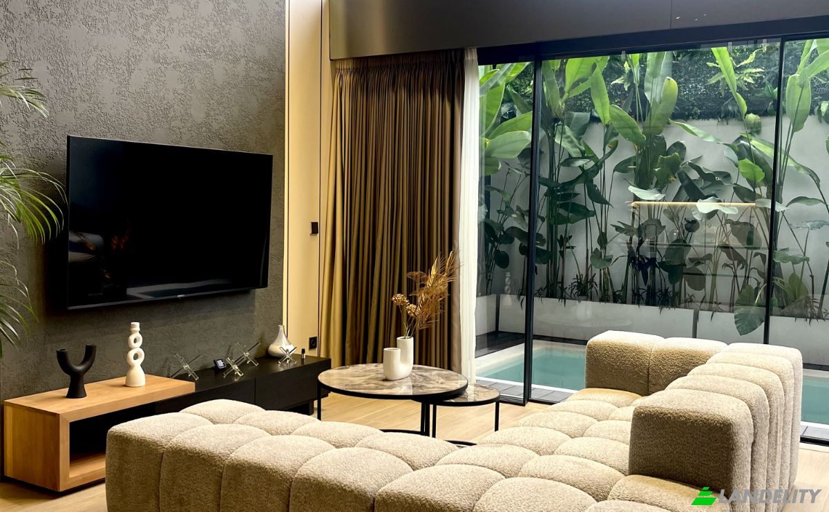 Townhouse for Sale Kerobokan Kelod, Kuta Utara, Dalung, Badung Regency, Bali, Indonesia. Photo 2
