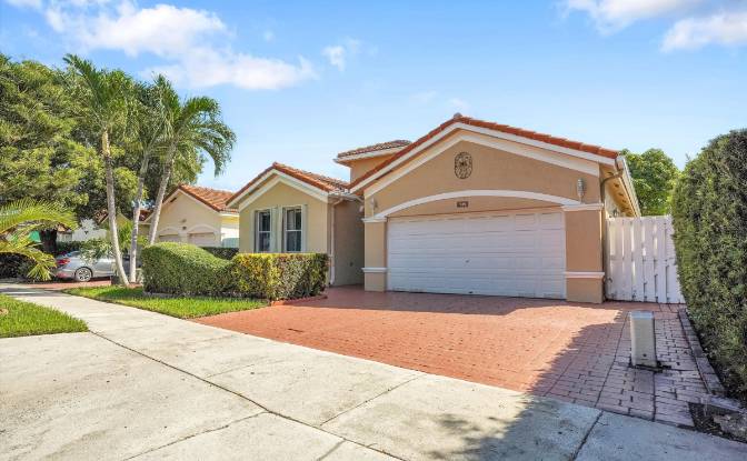 Single Family Home for Sale - Tamiami, United States
