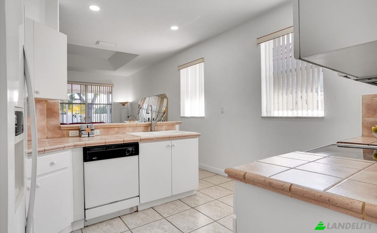 Single Family Home for Sale 849 NW 136th Ave, Miami, FL 33182, USA, Tamiami, Miami-Dade County, Florida, United States. Photo 11