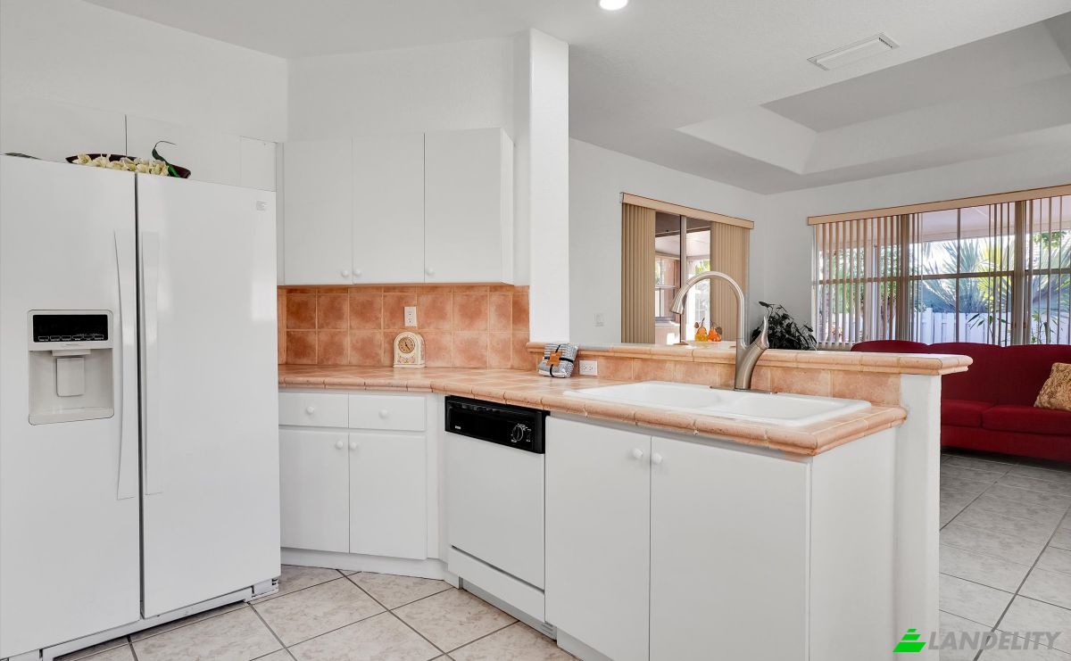 Single Family Home for Sale 849 NW 136th Ave, Miami, FL 33182, USA, Tamiami, Miami-Dade County, Florida, United States. Photo 12