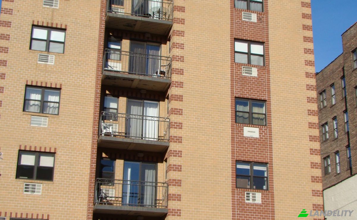 Apartment for Sale 49-07 43rd Ave, Woodside, NY 11377, USA, New York, Queens County, United States. Photo 15