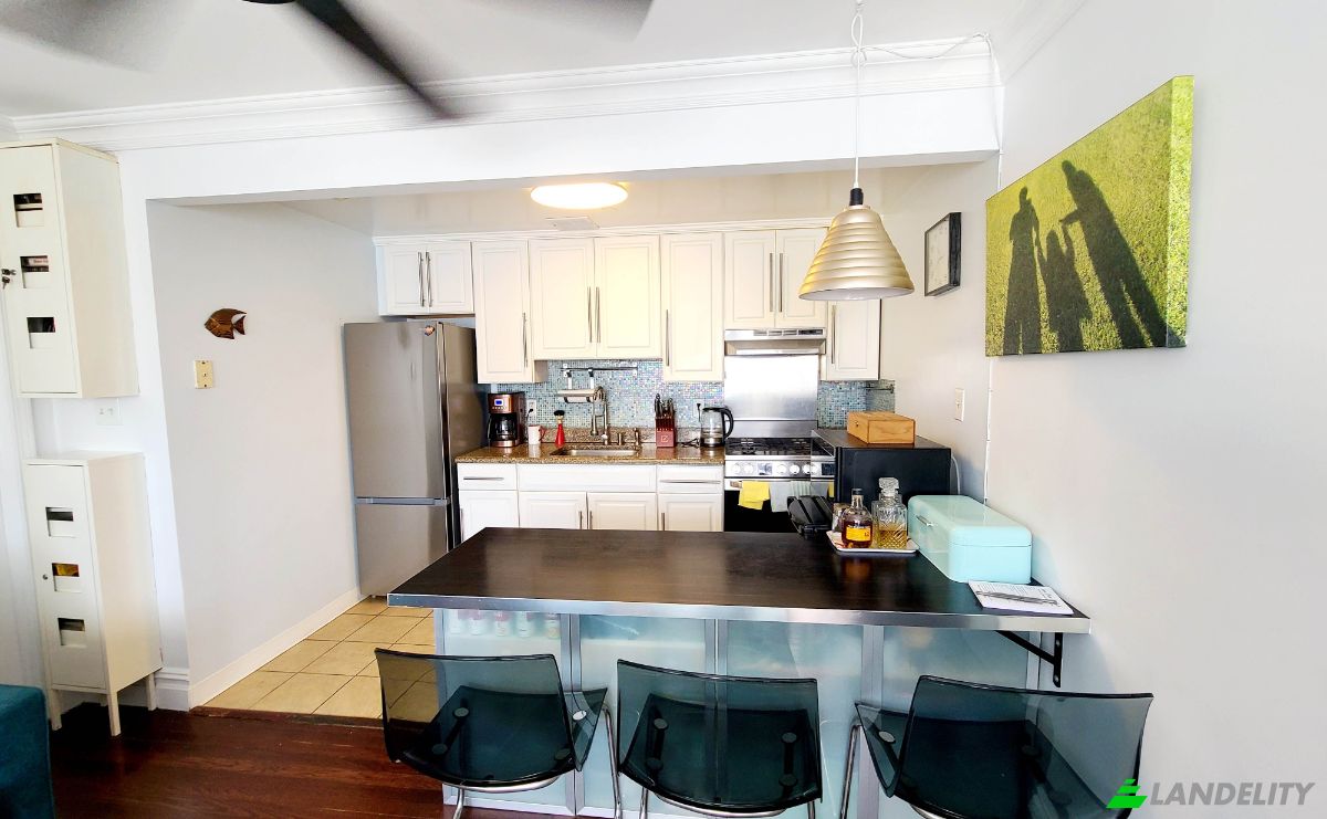 Apartment for Sale 49-07 43rd Ave, Woodside, NY 11377, USA, New York, Queens County, United States. Photo 2