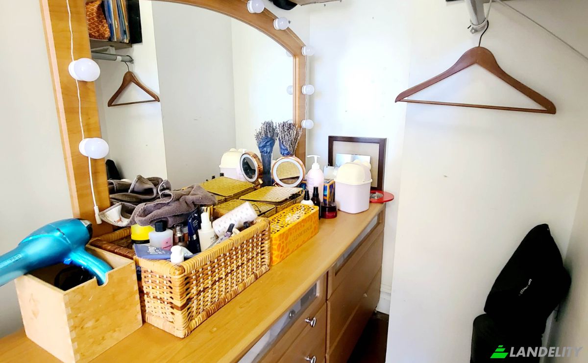 Apartment for Sale 49-07 43rd Ave, Woodside, NY 11377, USA, New York, Queens County, United States. Photo 6