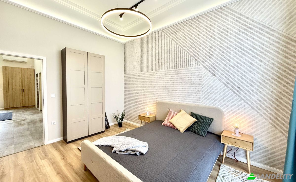 Apartment for Sale Budapest, Hungary, Rakoczi ut 25, 1088 Hungary. Photo 5