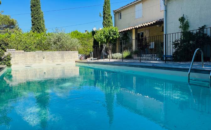 Villa for Sale - Lourmarin, France