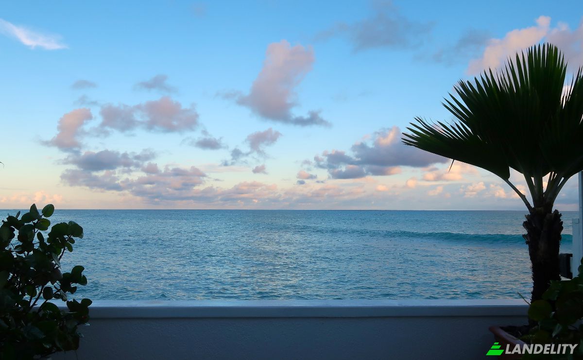 Townhouse for Sale W Bay St, Nassau, New Providence, The Bahamas. Photo 1