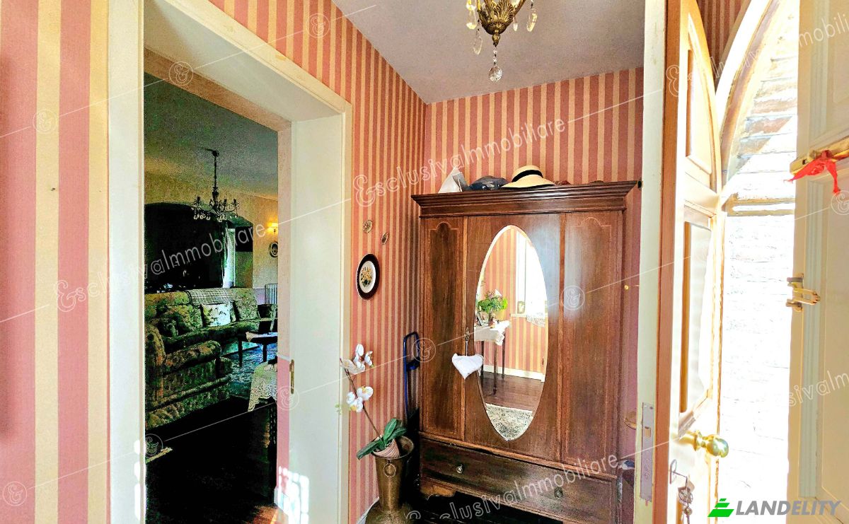 Villa for Sale Via Dante Alighieri, 157, 60022 Castelfidardo AN, Castelfidardo, Province of Ancona, Marche, Italy. Photo 17