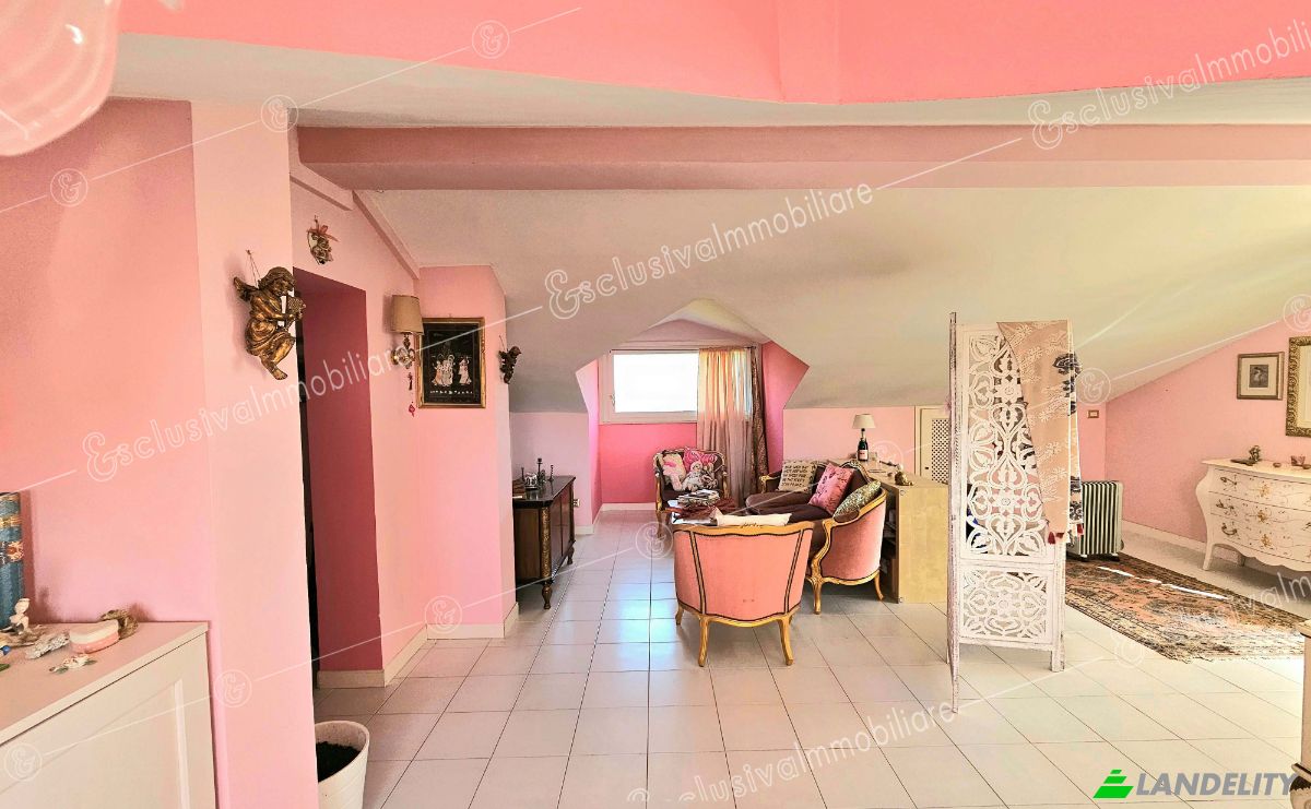 Villa for Sale Via Dante Alighieri, 157, 60022 Castelfidardo AN, Castelfidardo, Province of Ancona, Marche, Italy. Photo 19