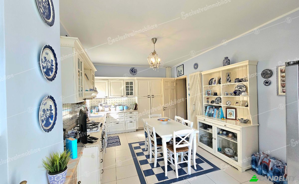Villa for Sale Via Dante Alighieri, 157, 60022 Castelfidardo AN, Castelfidardo, Province of Ancona, Marche, Italy. Photo 2