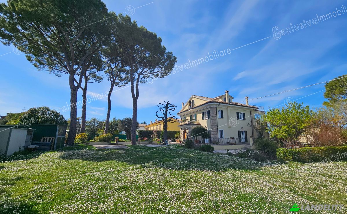 Villa for Sale Via Dante Alighieri, 157, 60022 Castelfidardo AN, Castelfidardo, Province of Ancona, Marche, Italy. Photo 23
