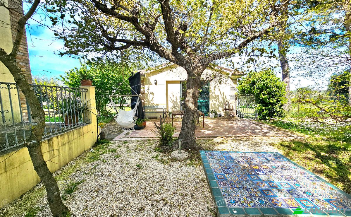 Villa for Sale Via Dante Alighieri, 157, 60022 Castelfidardo AN, Castelfidardo, Province of Ancona, Marche, Italy. Photo 25