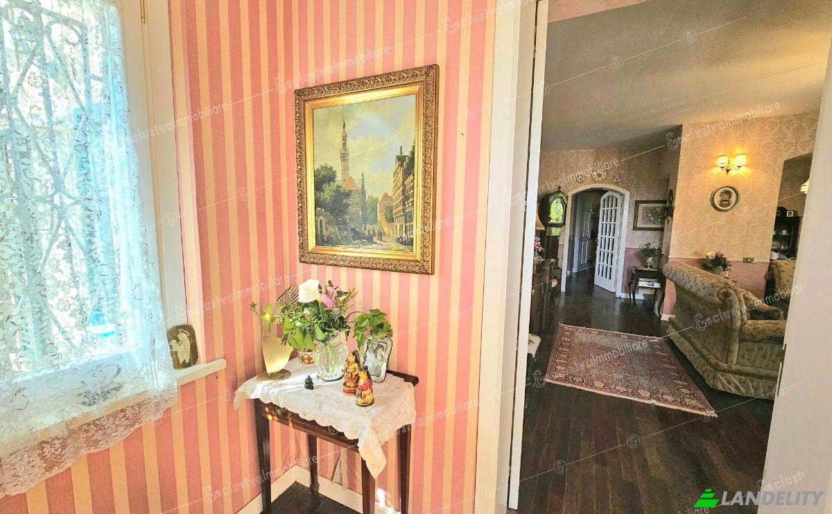 Villa for Sale Via Dante Alighieri, 157, 60022 Castelfidardo AN, Castelfidardo, Province of Ancona, Marche, Italy. Photo 9