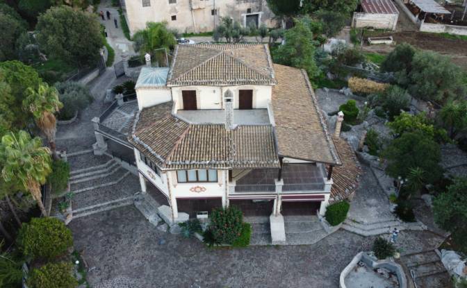 Villa for Sale - Torretta, Italy