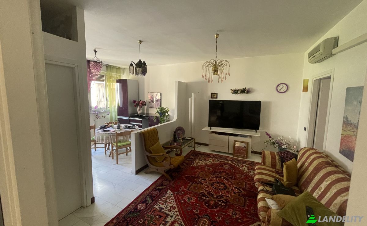 Apartment for Sale Via Ernesto Cairoli, 21100 Varese VA, Varese, Province of Varese, Lombardy, Italy. Photo 4