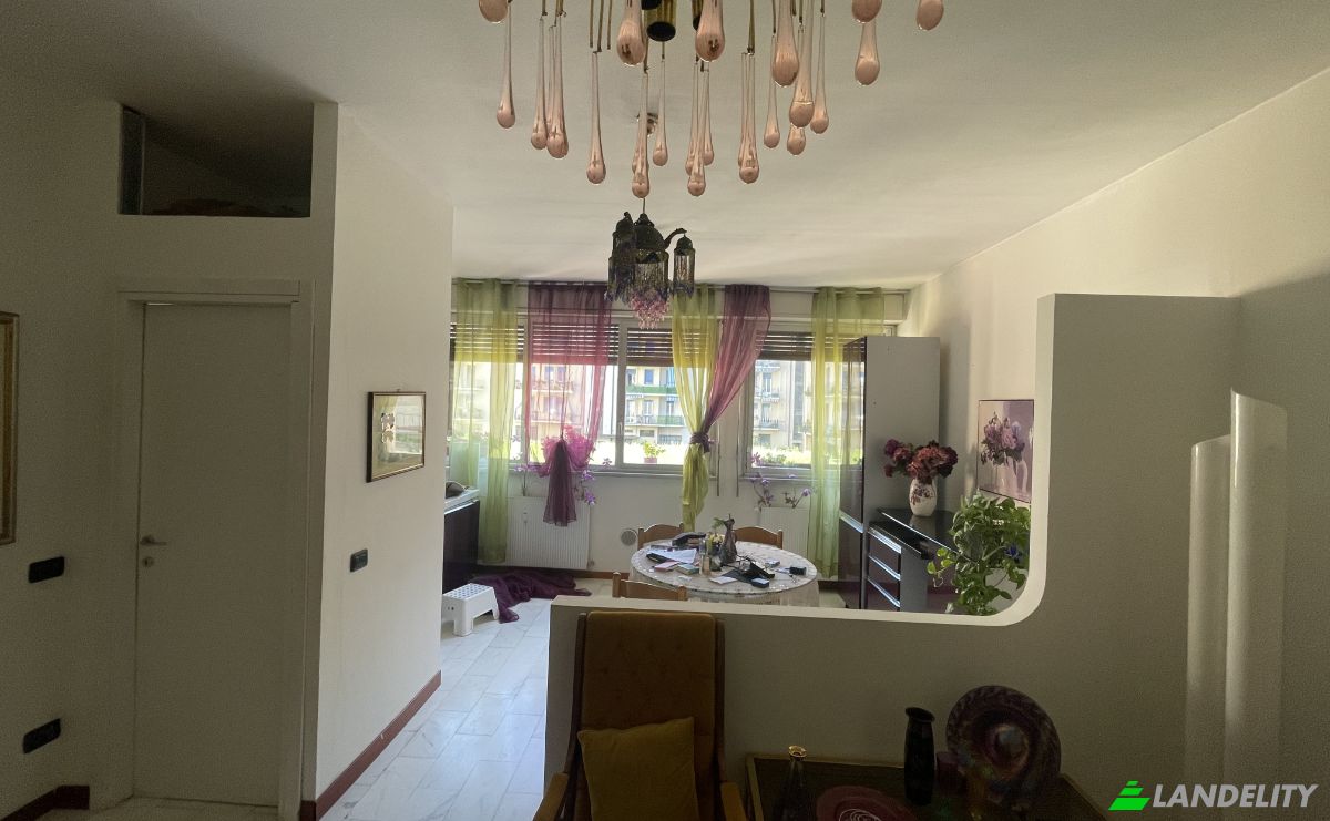 Apartment for Sale Via Ernesto Cairoli, 21100 Varese VA, Varese, Province of Varese, Lombardy, Italy. Photo 5