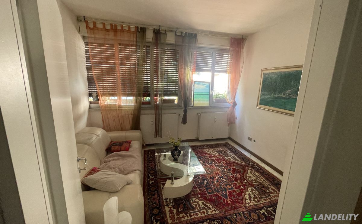 Apartment for Sale Via Ernesto Cairoli, 21100 Varese VA, Varese, Province of Varese, Lombardy, Italy. Photo 6