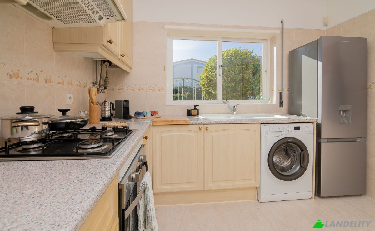 Townhouse for Sale R das Palmeiras 189, 8500 Portimao, Portimao, Faro District, Portugal. Photo 11
