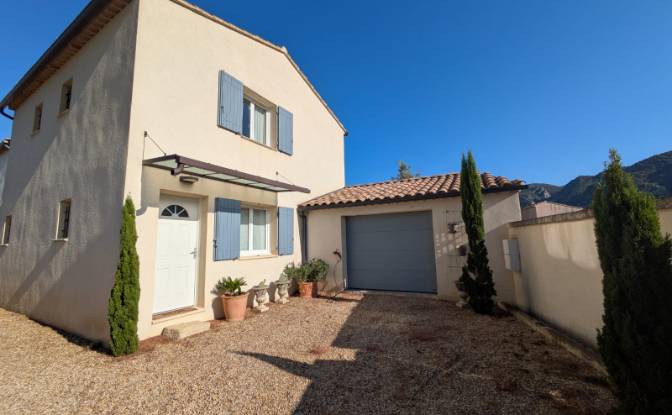 Villa for Sale 46 Rue des Mines, 84660 Maubec. Photo#2