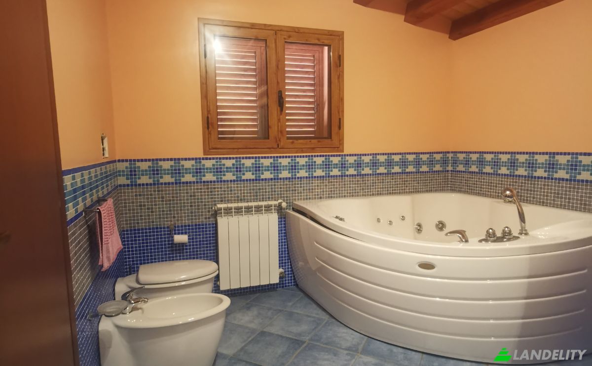Villa for Sale Via Nasso, 90015 Cocuzzola PA, Cocuzzola, Metropolitan City of Palermo, Sicily, Italy. Photo 21