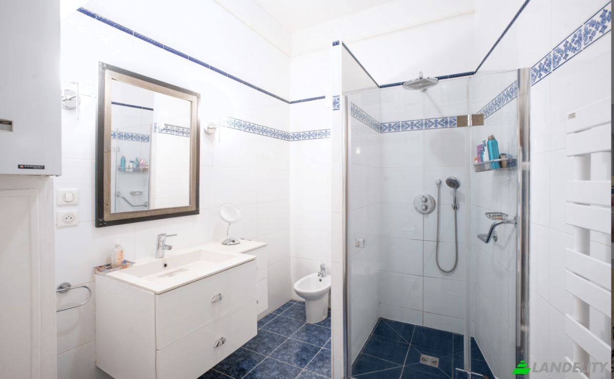 Apartment for Sale 105 Rue de la Pompe, 75016 Paris, Paris, Ile-de-France, France. Photo 6