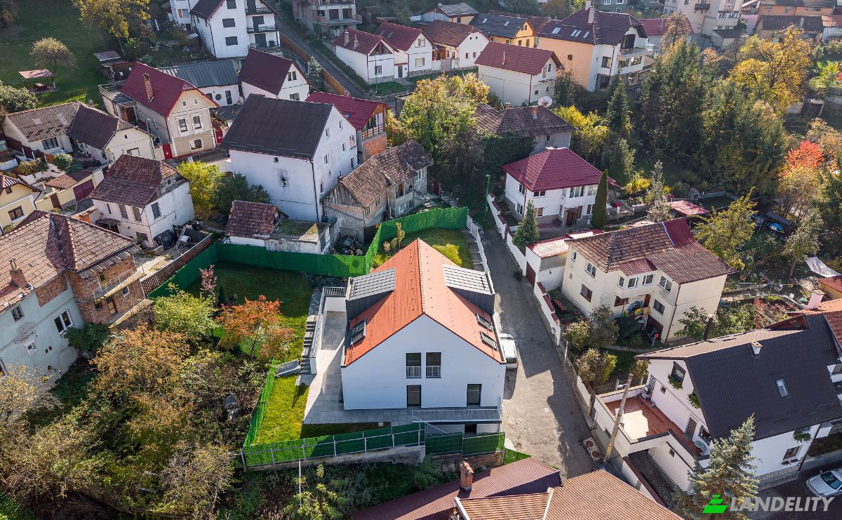 Villa for Sale Strada Costitei 10, Brasov, Romania. Photo 2
