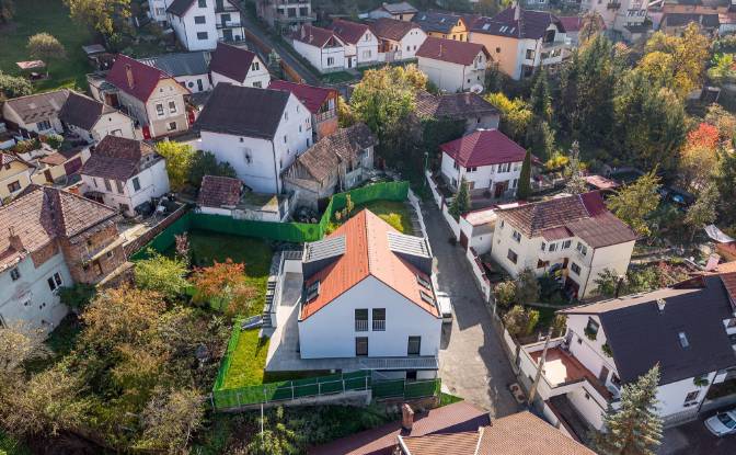 Villa for Sale Strada Costitei 10, Brasov, Romania. Photo#2 Villa for Sale Strada Costitei 10, Brasov, Romania. Photo#2
