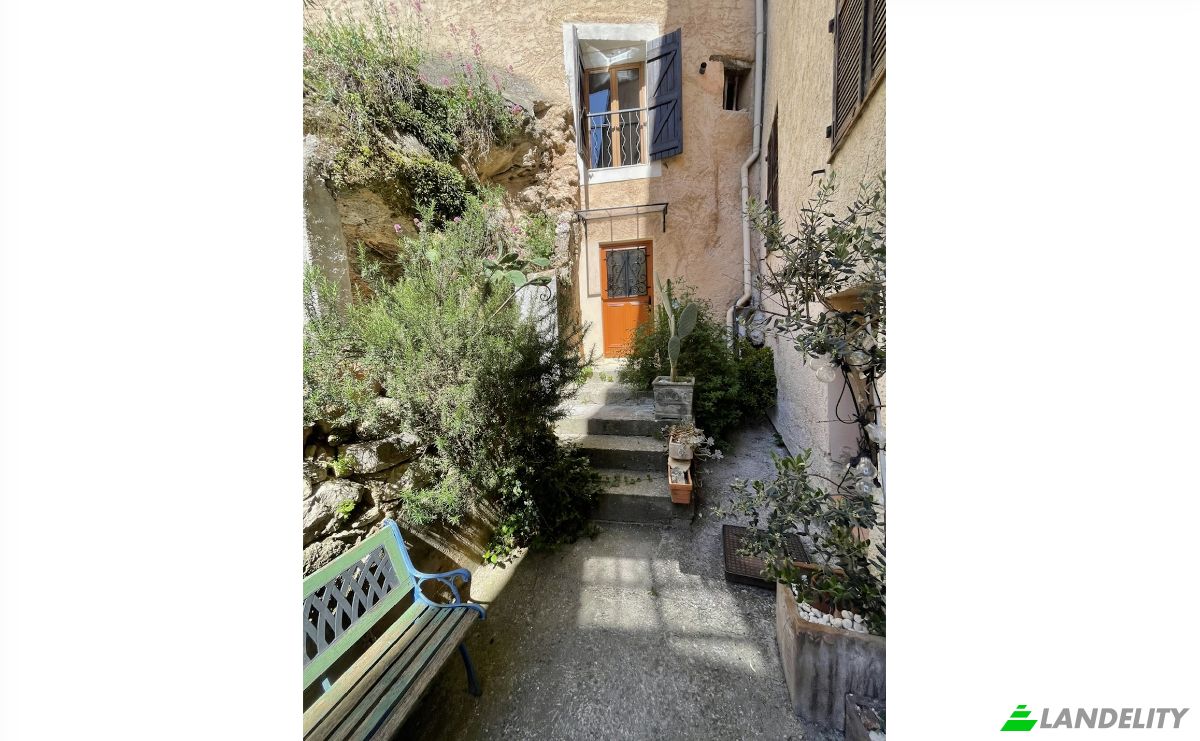 Apartment for Sale 5 Pl Xavier Marius, 83570 Cotignac, Cotignac, Var, Provence-Alpes-Cote dAzur, France. Photo 2
