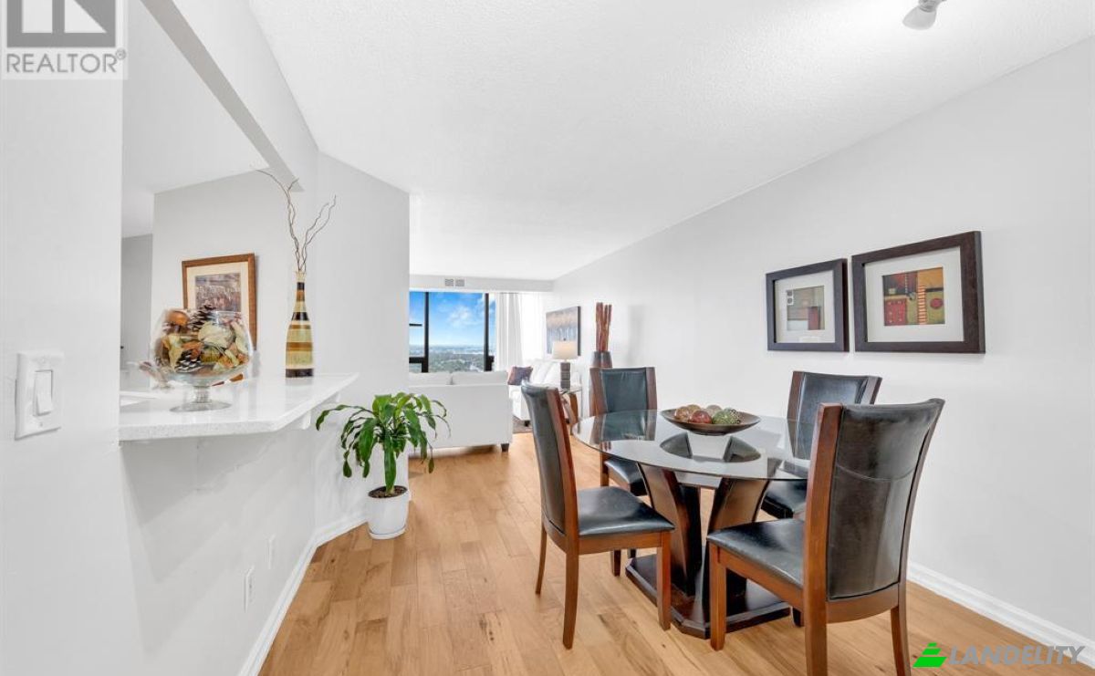 Apartment for Sale 150 Park St W, Windsor, Essex County, Ontario, Canada, ON N9A 7A2. Photo 1