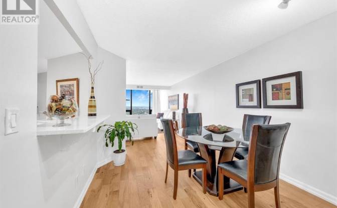 Apartment for Sale 150 Park St W, Windsor. Photo#1